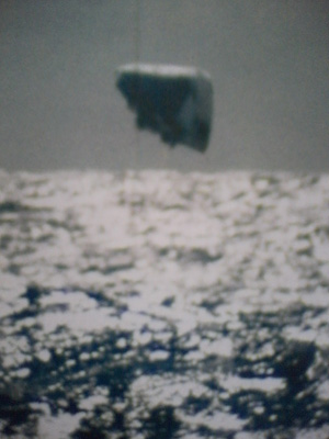 アメリカ海軍の潜水艦が44年前に撮影したUFO写真3