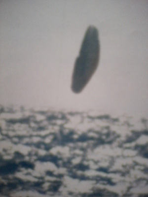 アメリカ海軍の潜水艦が44年前に撮影したUFO写真4